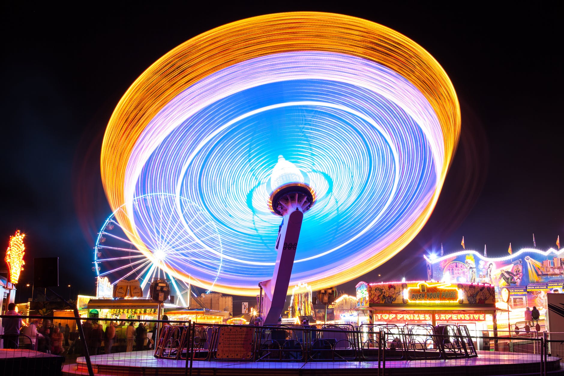 amusement park blur bright carnies